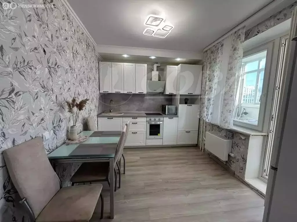 1-комнатная квартира: Тюмень, улица Николая Никитина, 2к1 (41.8 м) - Фото 0