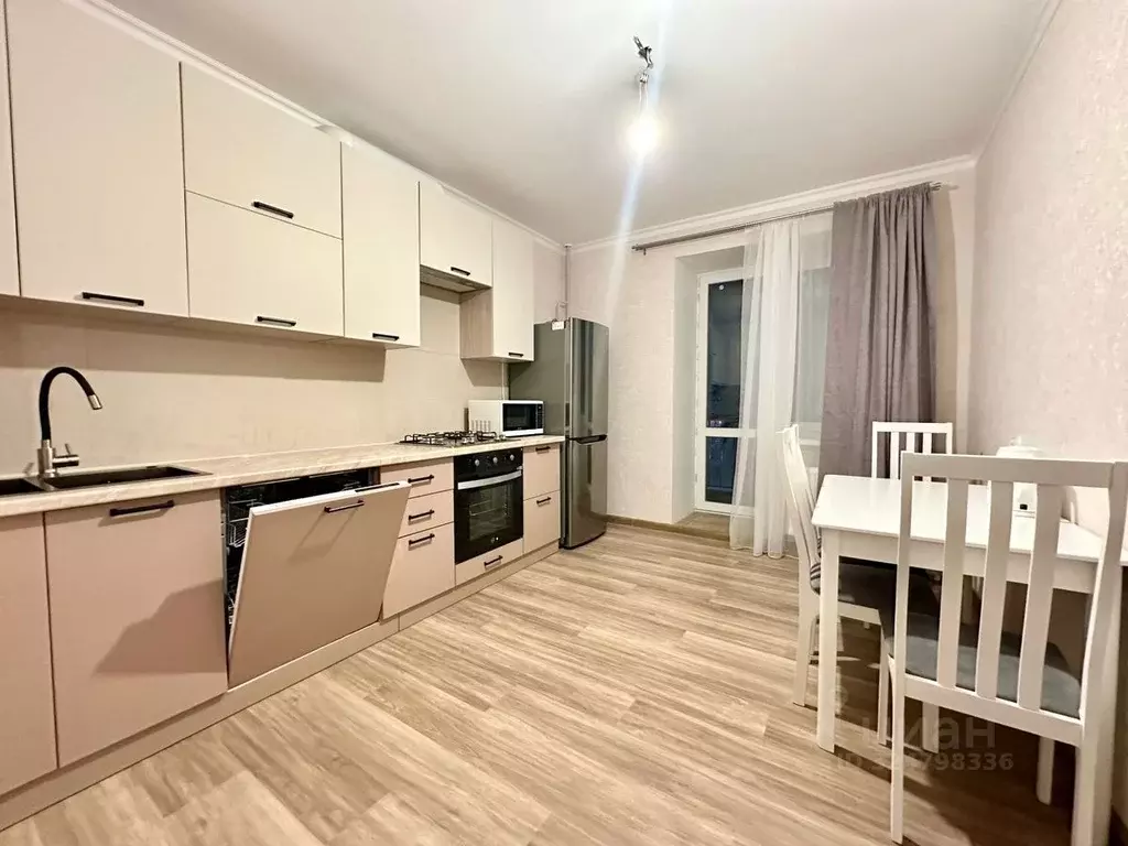 2-к кв. Татарстан, Казань ул. Серова, 43к1 (60.0 м) - Фото 1