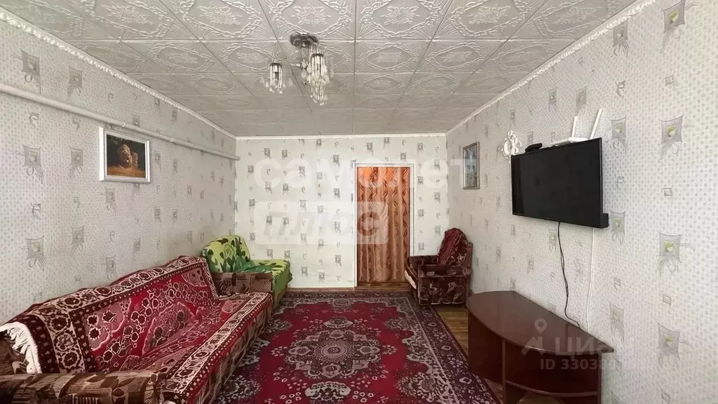 Дом в Курская область, Мантуровский сельсовет, с. Мантурово ул. 40 лет ... - Фото 2
