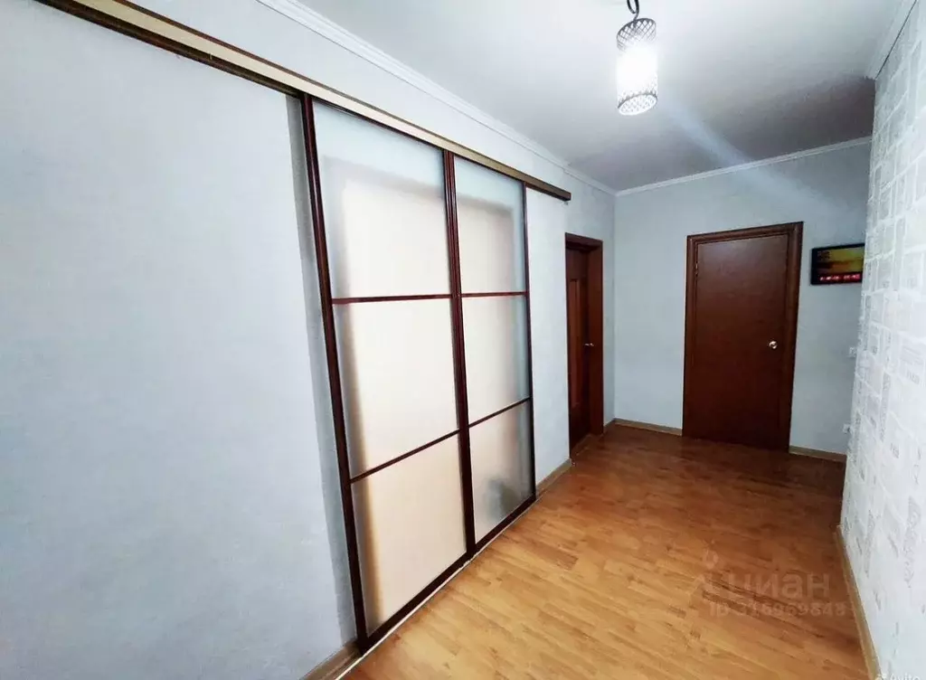 3-к кв. Оренбургская область, Оренбург Салмышская ул., 64 (90.0 м) - Фото 1