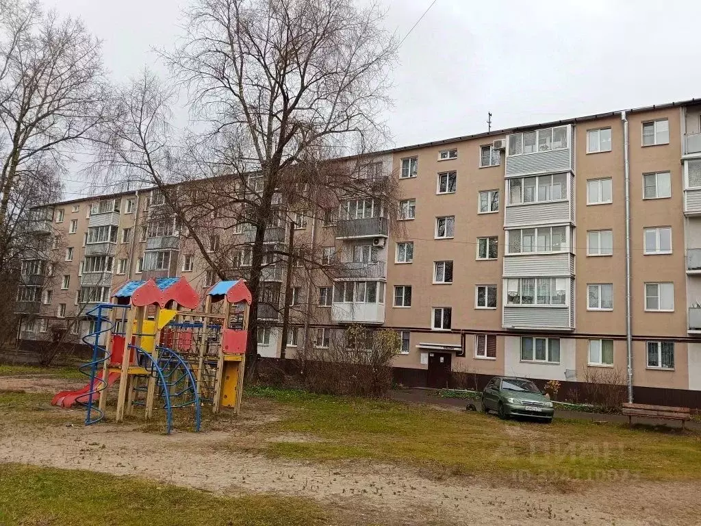 2-к кв. Ленинградская область, Луга просп. Кирова, 95 (45.0 м) - Фото 1