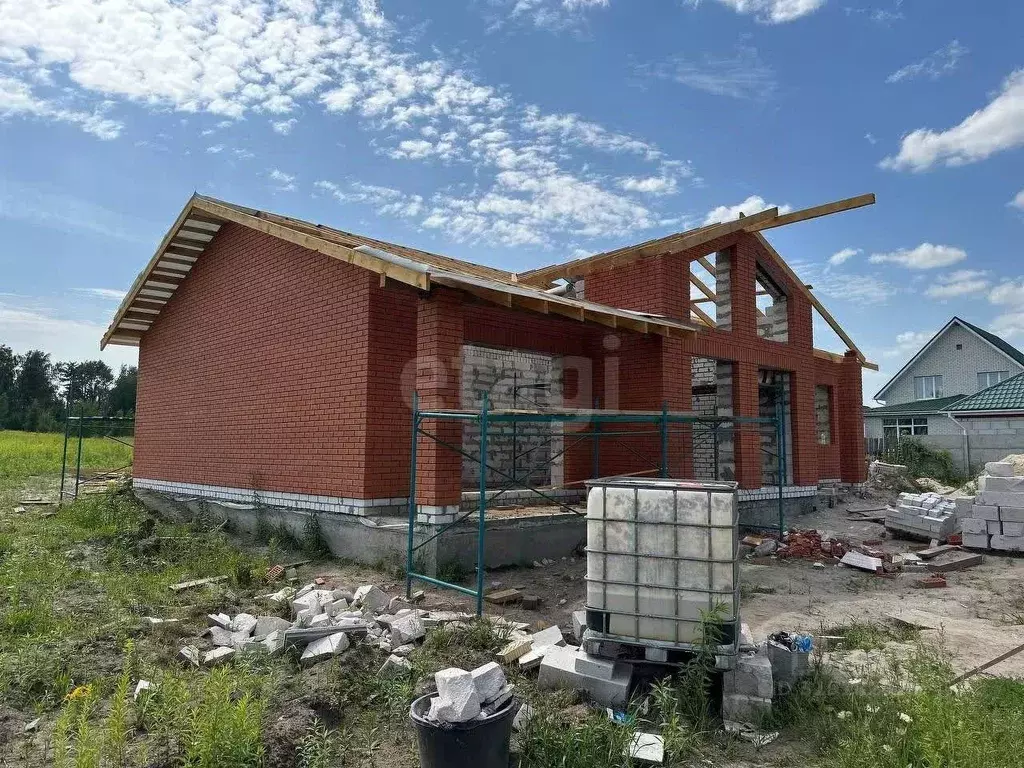 Дом в Брянская область, Брянский район, Отрадненское с/пос, с. ... - Фото 1