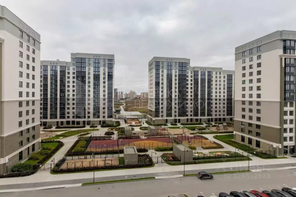 2-к кв. Тюменская область, Тюмень ул. Братьев Бондаревых, 5 (72.9 м) - Фото 1