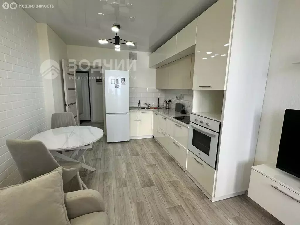 2-комнатная квартира: Чебоксары, улица Энергетиков, 19к1 (64 м) - Фото 0