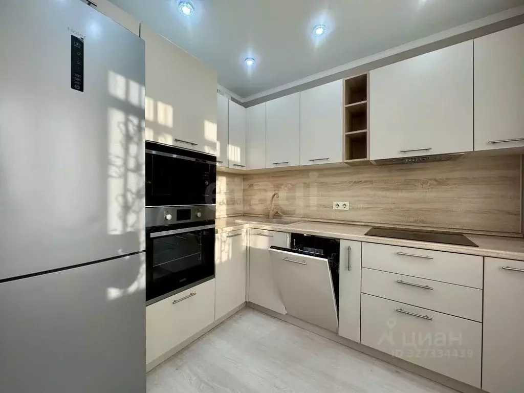 2-к кв. Тюменская область, Тюмень ул. Александра Митинского, 7к1 (60.0 ... - Фото 1