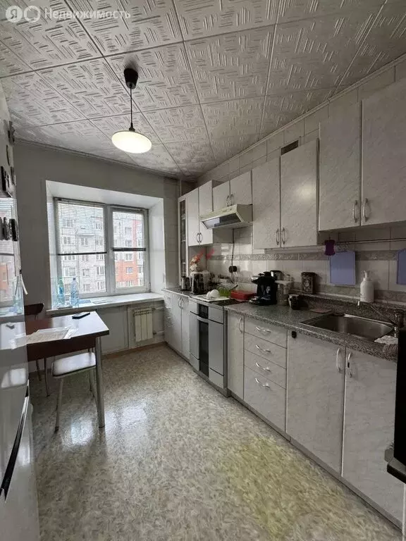 3-комнатная квартира: Абакан, улица Щетинкина, 61 (61.6 м) - Фото 1