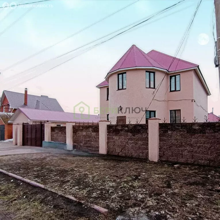 Дом в село Дмитриевка, Уфимская улица (240 м) - Фото 1