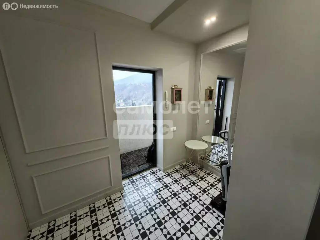 3-комнатная квартира: Туапсе, улица Калараша, 29А (117.2 м) - Фото 1