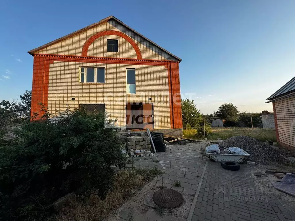Дом в Калмыкия, Элиста ул. Сяяхн Тенгр, 3 (338 м) - Фото 1