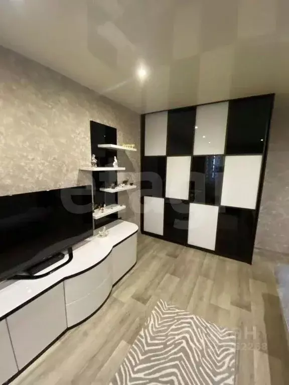 1-к кв. Красноярский край, Красноярск Зеленая Роща мкр, ул. Комарова, ... - Фото 1