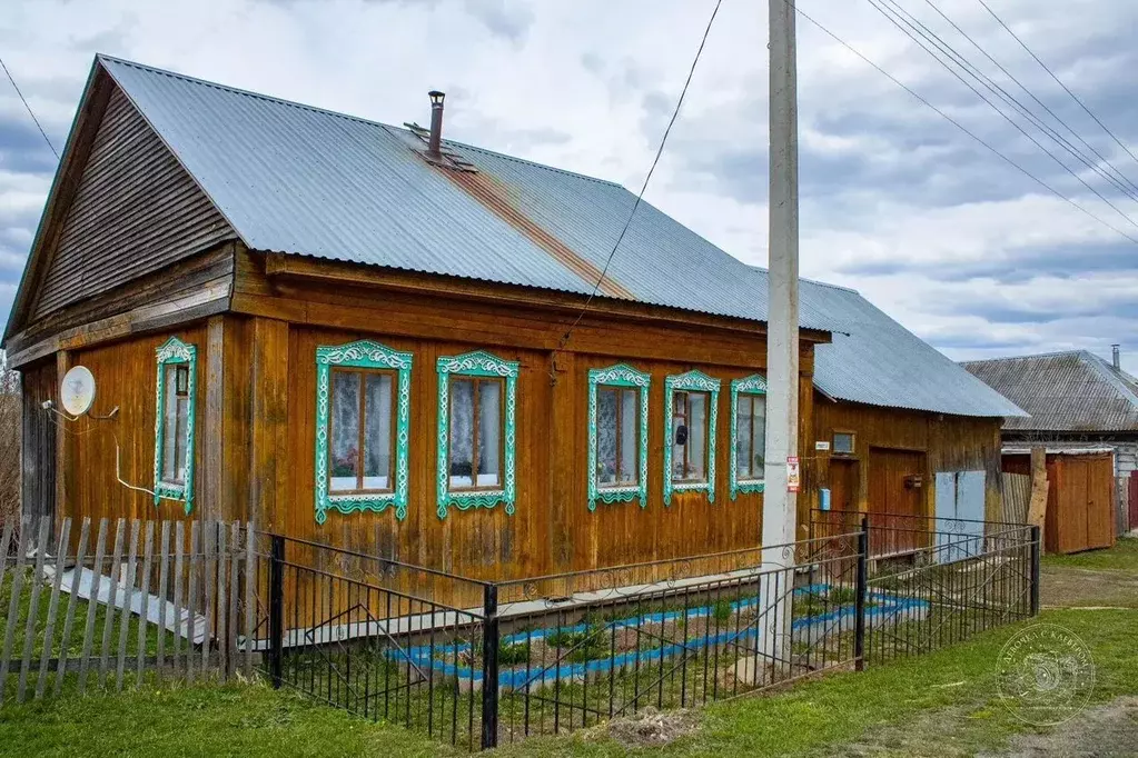 Дом в Свердловская область, Шалинский муниципальный округ, с. Сылва ... - Фото 1