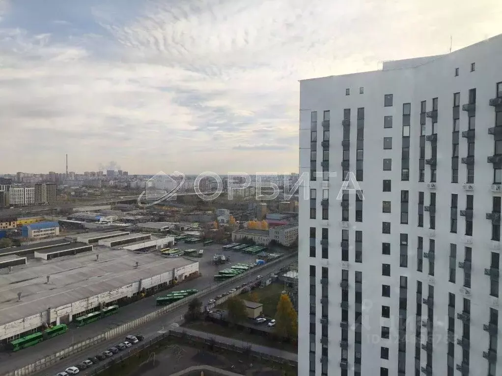 2-к кв. Тюменская область, Тюмень ул. Республики, 204к14 (61.0 м) - Фото 2