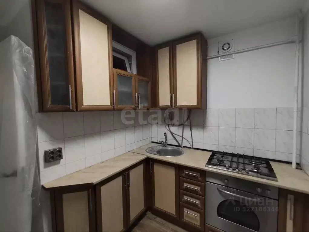 3-к кв. Крым, Симферопольский район, Молодежное пгт ул. Строителей ... - Фото 1