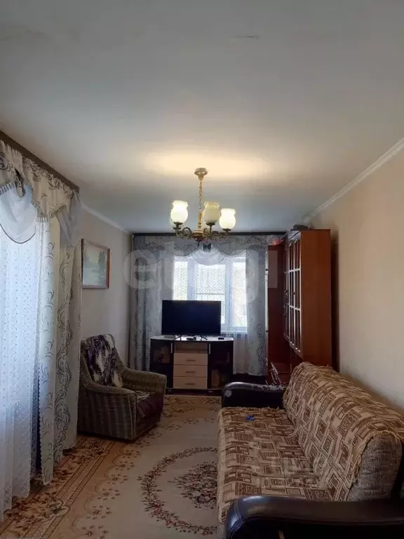 3-к кв. Калужская область, пос. Бабынино ул. Молодежная, 17 (62.1 м) - Фото 1