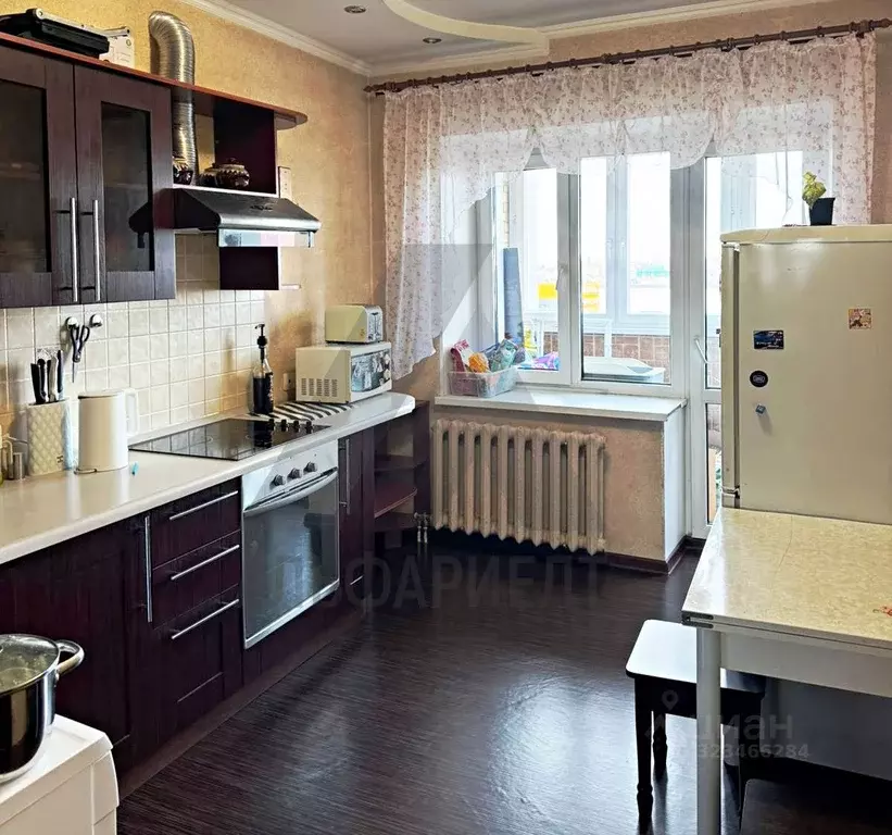 2-к кв. Омская область, Омск ул. Орджоникидзе, 162 (60.0 м) - Фото 1