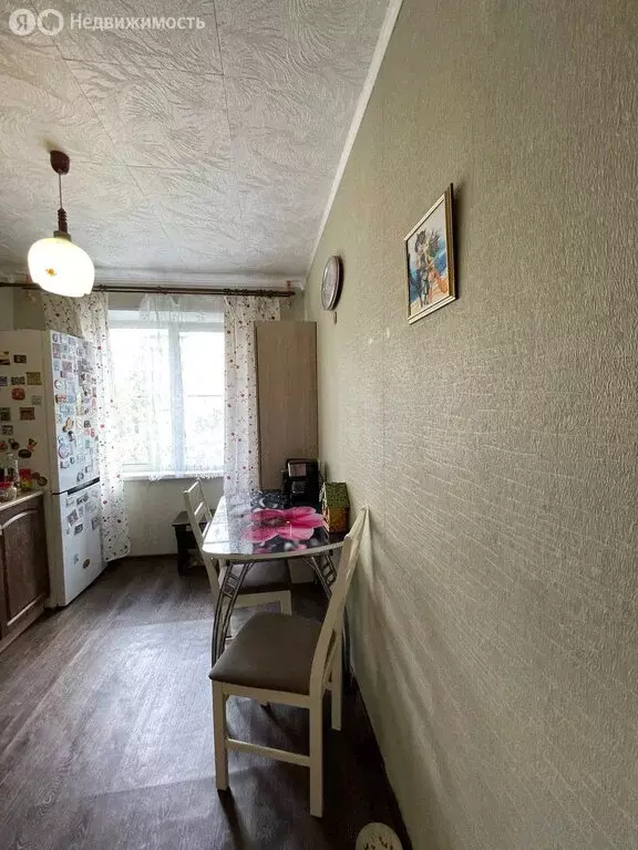 3-комнатная квартира: Челябинск, улица Хохрякова, 28 (65.8 м) - Фото 1
