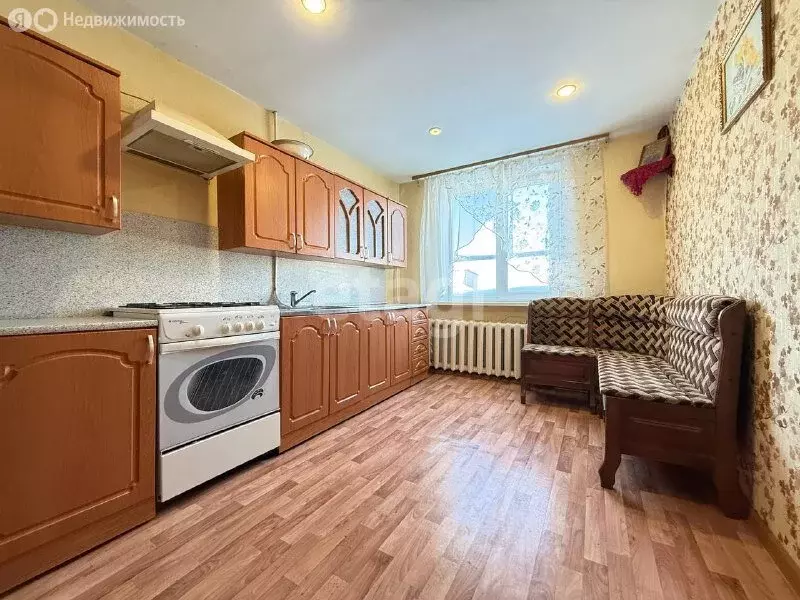 Дом в Сенгилеевский район, Красногуляевское городское поселение, ... - Фото 1