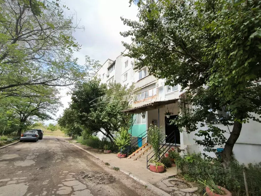 2-к кв. Крым, Симферопольский район, Гвардейское пгт ул. Острякова, 23 ... - Фото 1