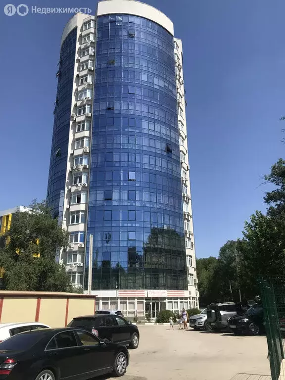 Квартира-студия: Симферополь, улица Беспалова, 110 (95.5 м) - Фото 1