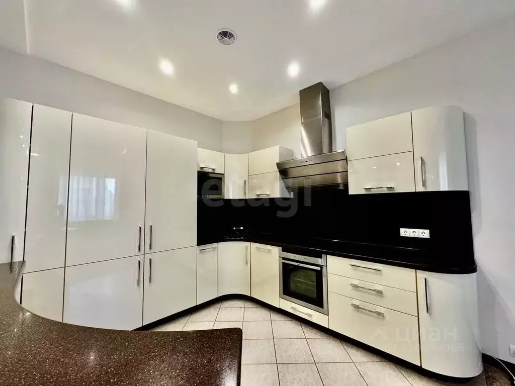 2-к кв. Татарстан, Казань ул. Адоратского, 1 (96.7 м) - Фото 1