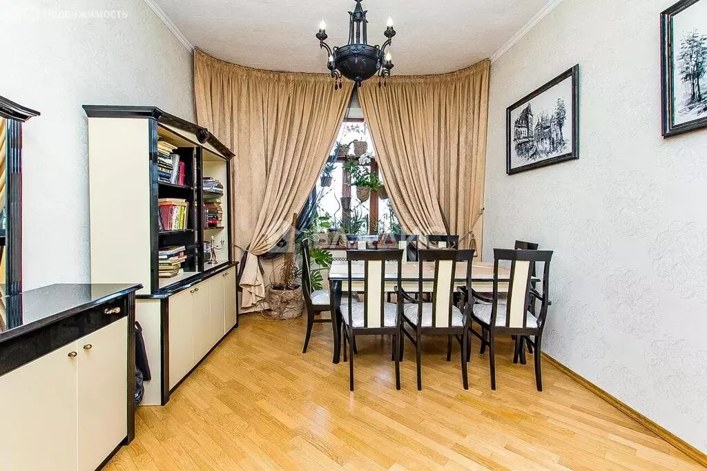 4-комнатная квартира: Краснодар, улица Орджоникидзе, 69 (100 м) - Фото 0