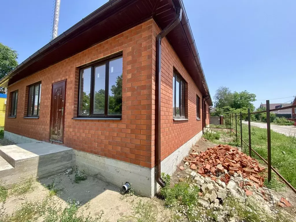 Дом в Краснодарский край, Темрюк ул. Калинина (100 м) - Фото 1