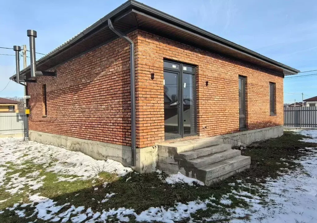 Дом в Краснодарский край, Белореченский район, Южненское с/пос, пос. ... - Фото 1