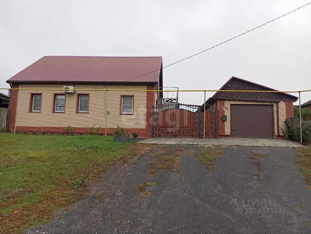 Дом в Белгородская область, Грайворонский муниципальный округ, с. ... - Фото 1