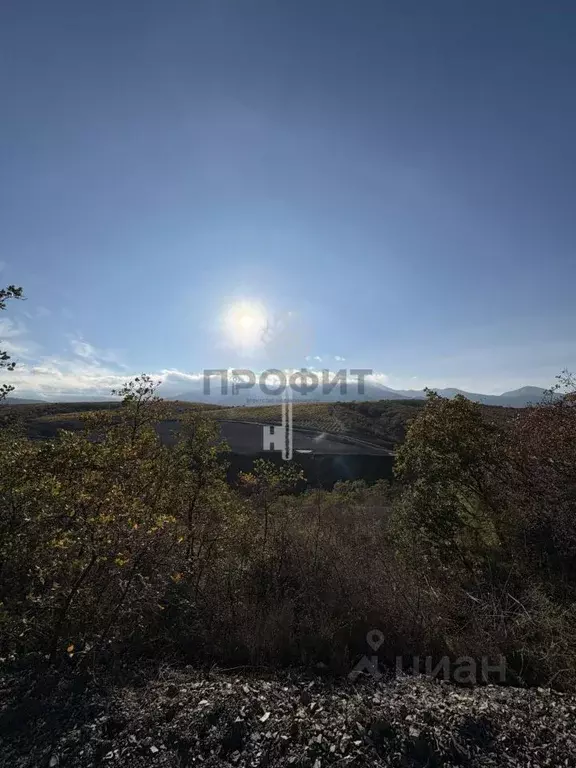 Участок в Крым, Алушта муниципальный округ, с. Нижняя Кутузовка ул. ... - Фото 1