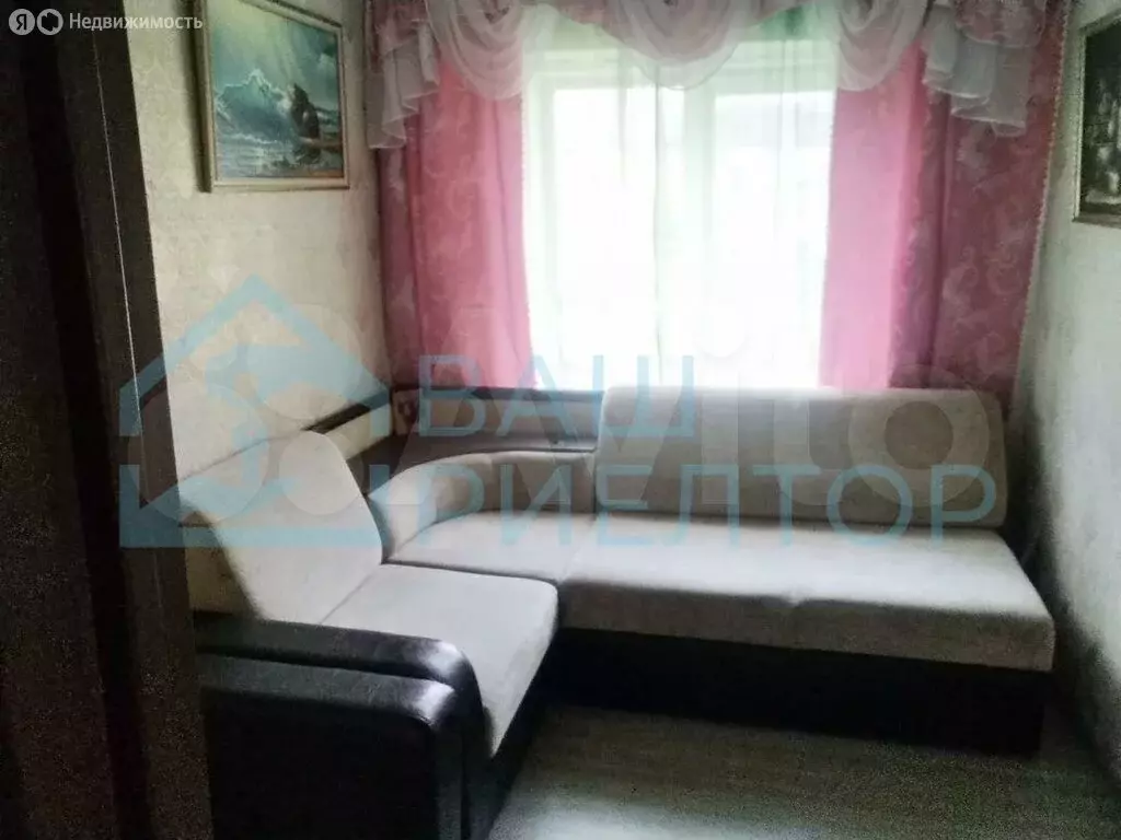 3-комнатная квартира: Боровск, улица Петра Шувалова, 3 (48.7 м) - Фото 1