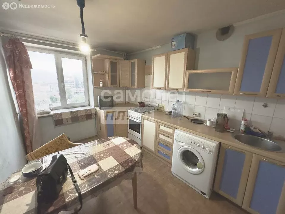 3-комнатная квартира: Челябинск, улица Свободы, 102А (67 м) - Фото 0