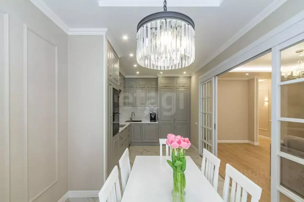 3-к кв. Омская область, Омск Старгород мкр, ул. Шукшина, 11 (143.8 м) - Фото 1