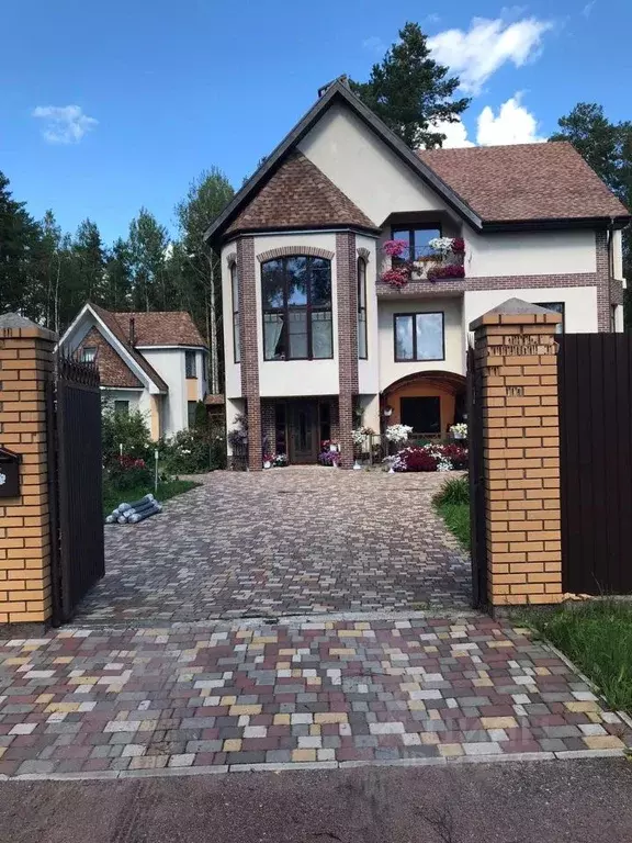 Дом в Ленинградская область, Всеволожский район, Дубровское городское ... - Фото 1