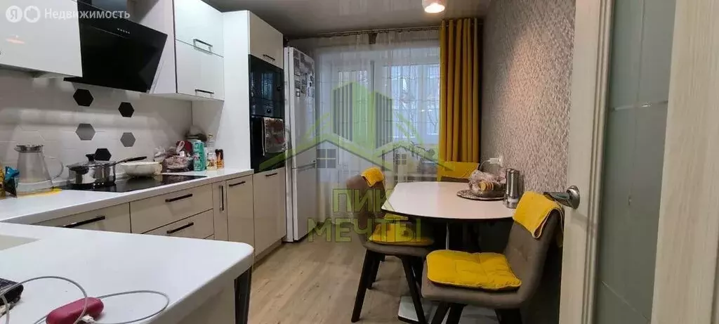 3-комнатная квартира: Улан-Удэ, улица Бабушкина, 31А (77.4 м) - Фото 1