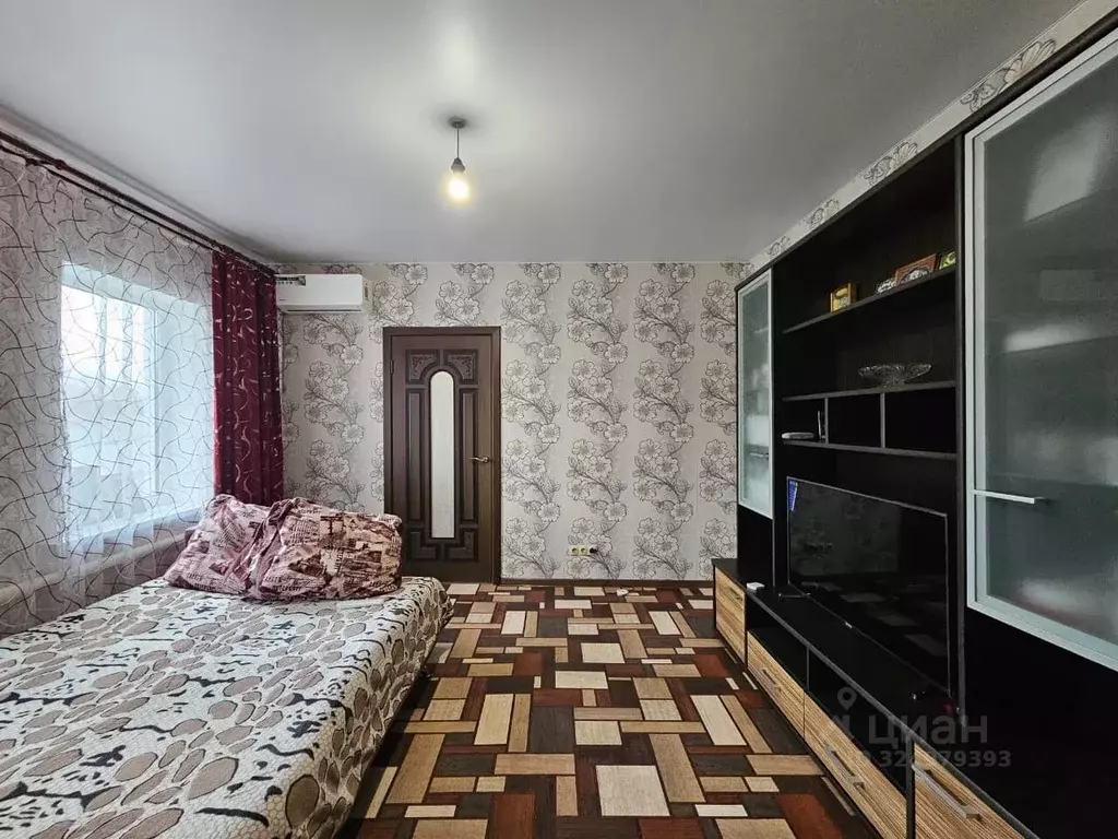 Дом в Краснодарский край, Абинск Октябрьская ул. (66 м) - Фото 1