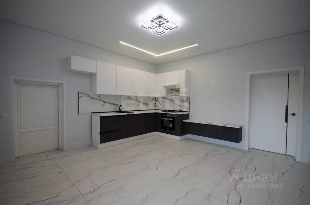 Дом в Тюменская область, Ялуторовск ул. Свердлова (100 м) - Фото 1