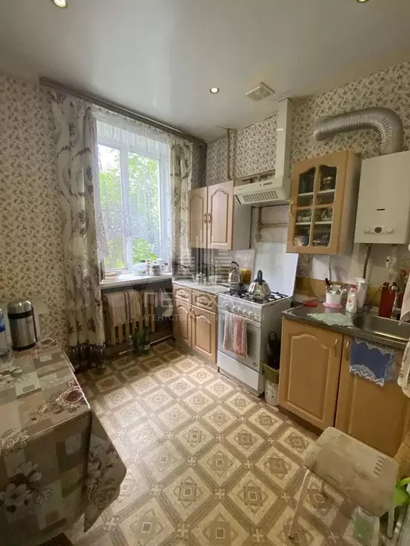 Комната 16 м в 1-к., 1/2 эт. - Фото 0
