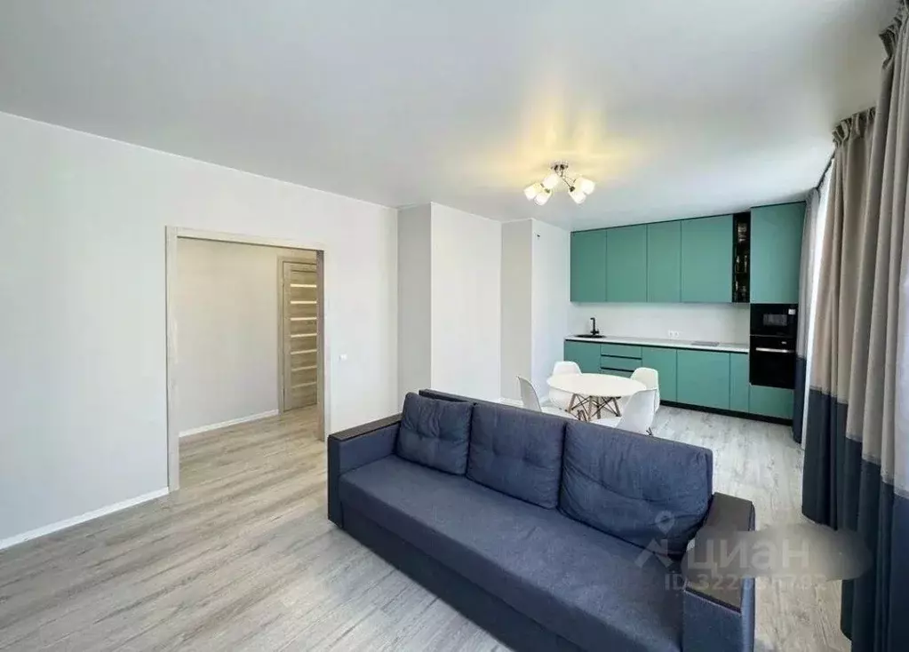 3-к кв. Тюменская область, Тюмень ул. Мельникайте, 36 (79.3 м) - Фото 1