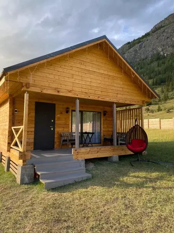 Дом в Алтай, Улаганский район Р-256 Чуйский тракт, 796-й км, 8 (35 м) - Фото 1