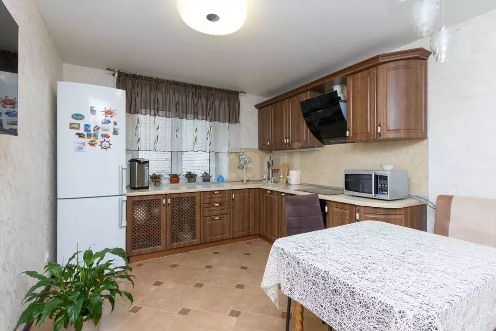 2-к кв. Тюменская область, Тюмень Микрорайон мыс, ул. Малиновского, ... - Фото 1