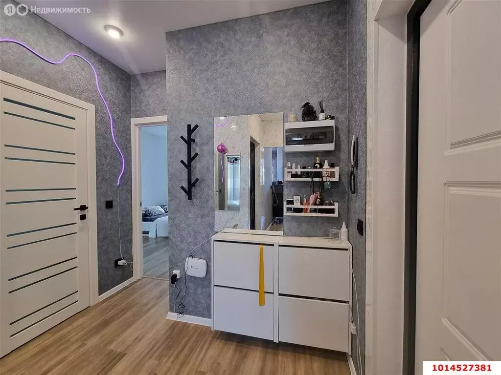 2-комнатная квартира: Краснодар, Сахалинская улица, 15к5 (60.6 м) - Фото 0