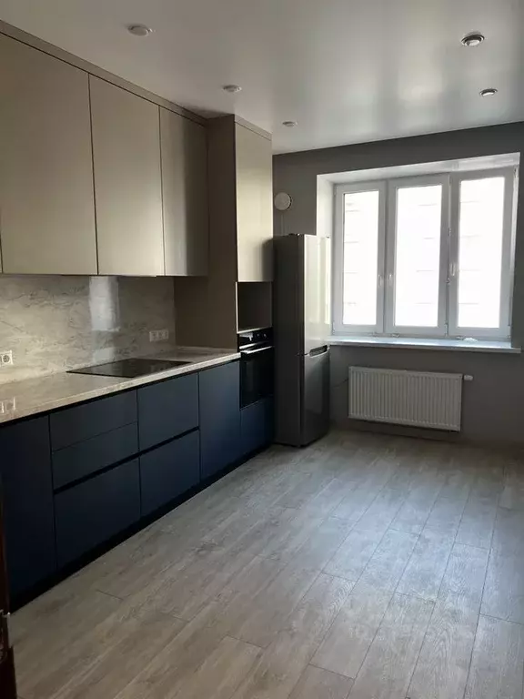 2-к кв. Тюменская область, Тюмень ул. Республики, 204к10 (67.0 м) - Фото 0