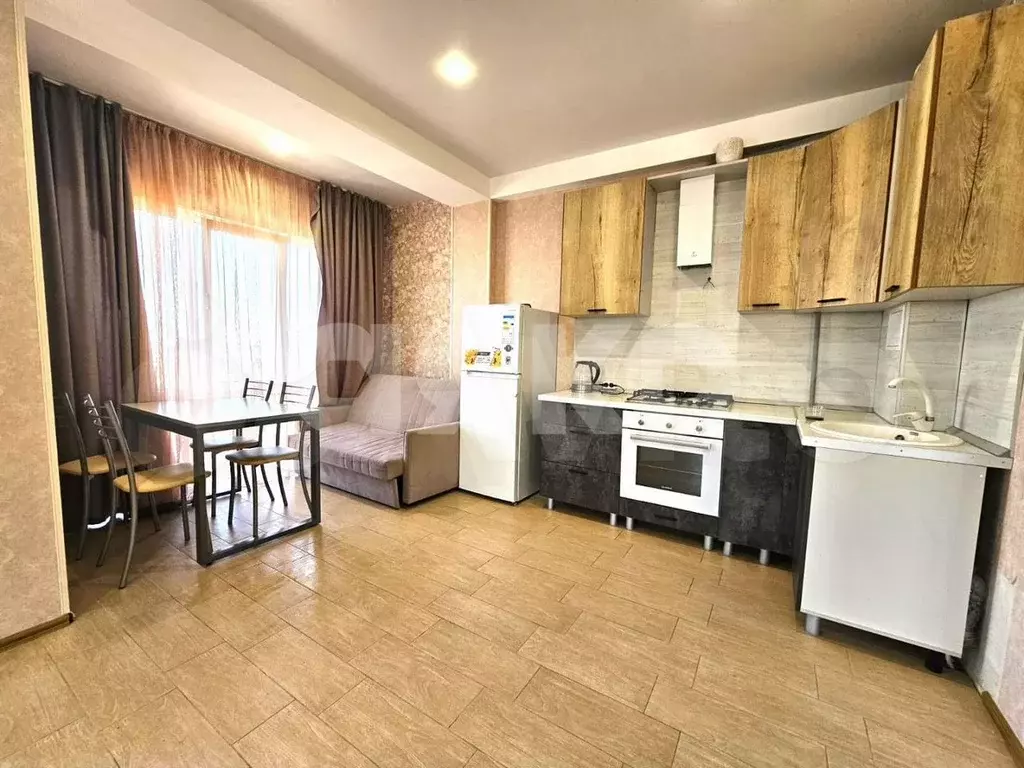 Квартира-студия, 40 м, 3/3 эт. - Фото 1