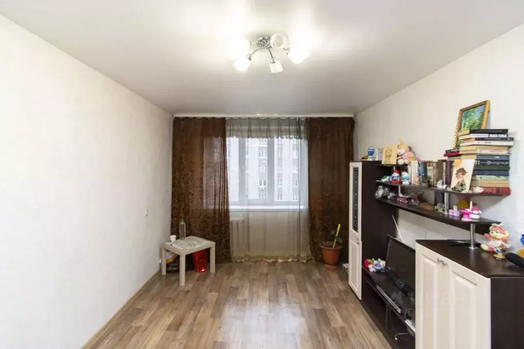 2-к кв. Тюменская область, Тюмень ул. Республики, 246 (47.7 м) - Фото 1