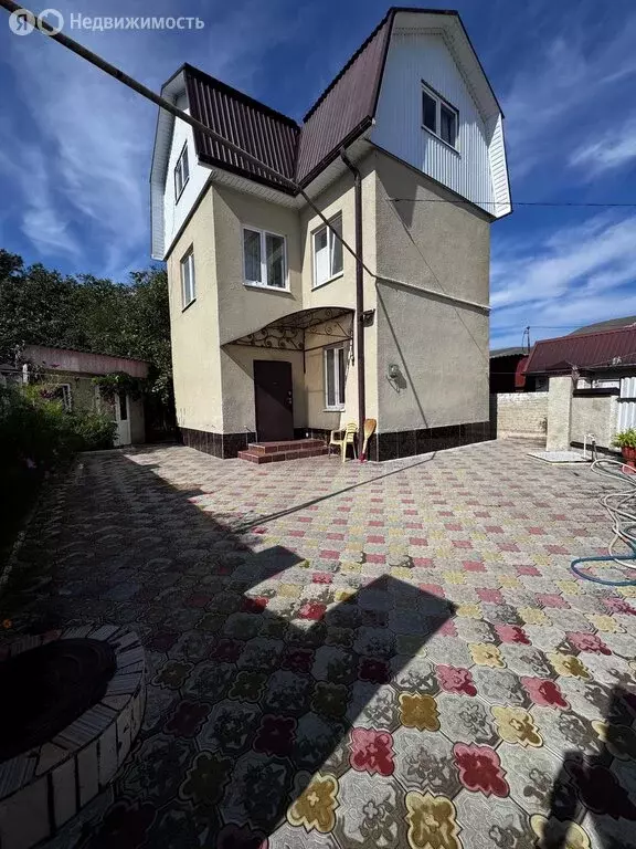 Дом в Учкекен, улица Умара Алиева, 13А (98.3 м) - Фото 1