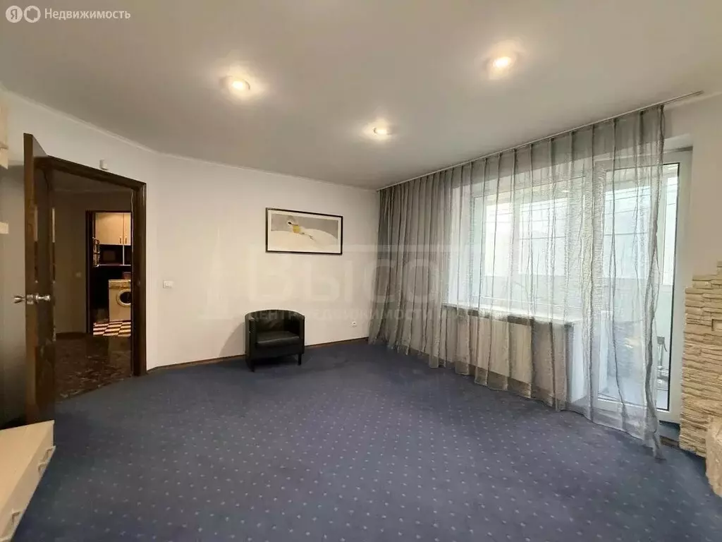 3-комнатная квартира: Воронеж, бульвар Победы, 43 (100 м) - Фото 1