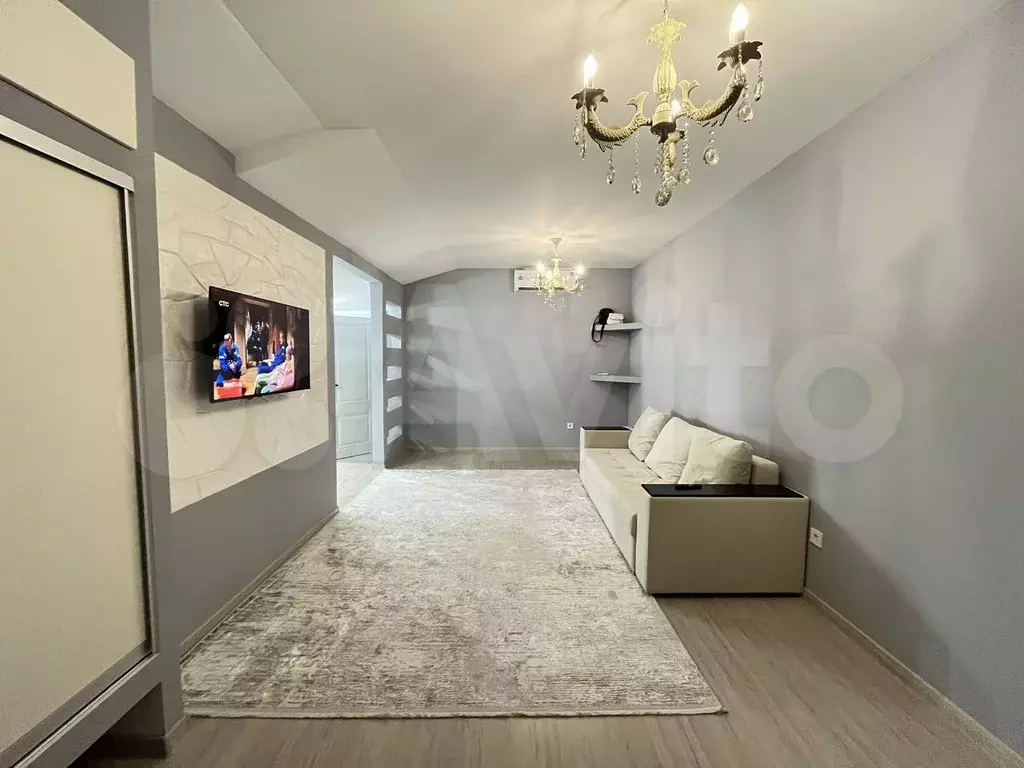 2-к. квартира, 70 м, 8/8 эт. - Фото 0