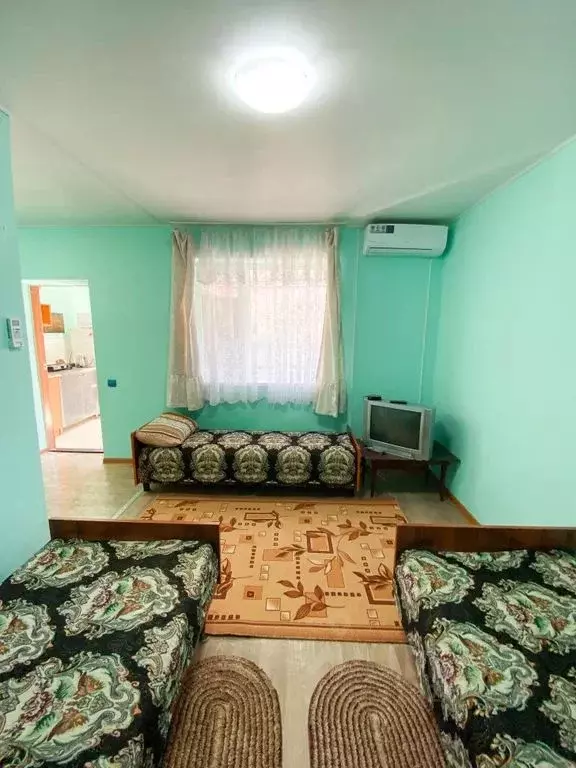 Дом в Краснодарский край, Ейск Таманская ул., 36 (30 м) - Фото 0