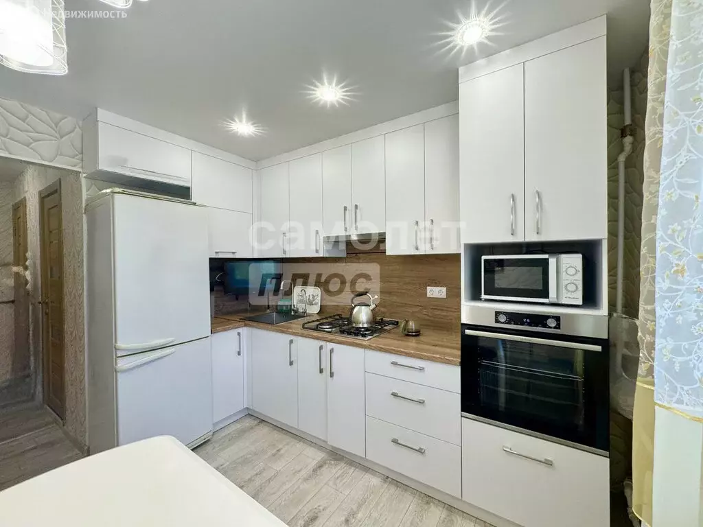 3-комнатная квартира: Миасс, Городская улица, 1 (58 м) - Фото 2