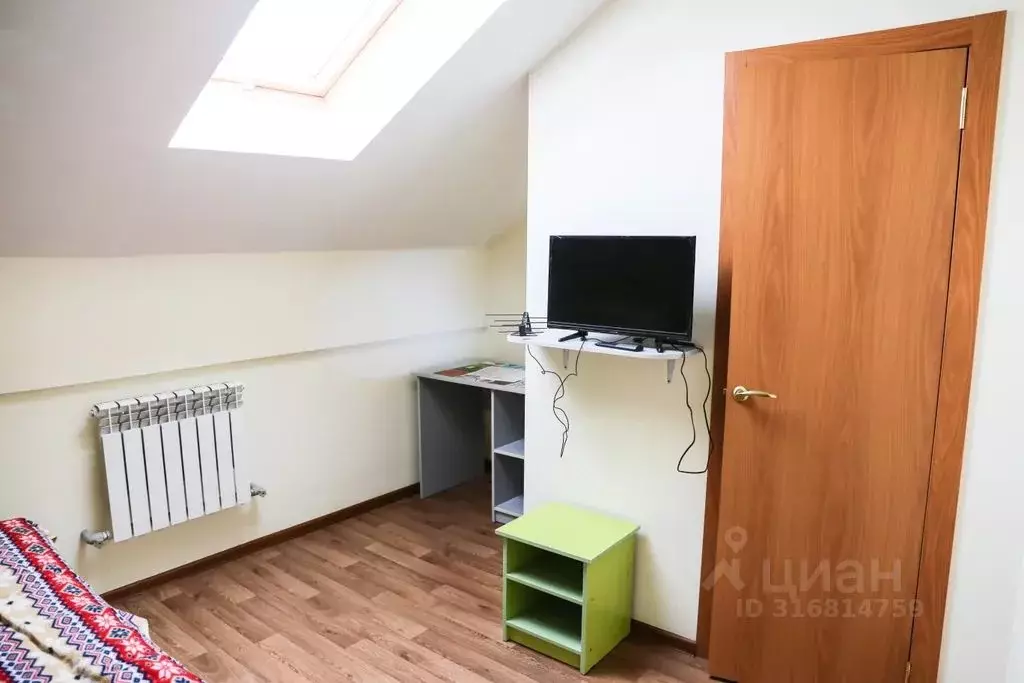 Комната Нижегородская область, Нижний Новгород д. Кузнечиха, 161И - Фото 1